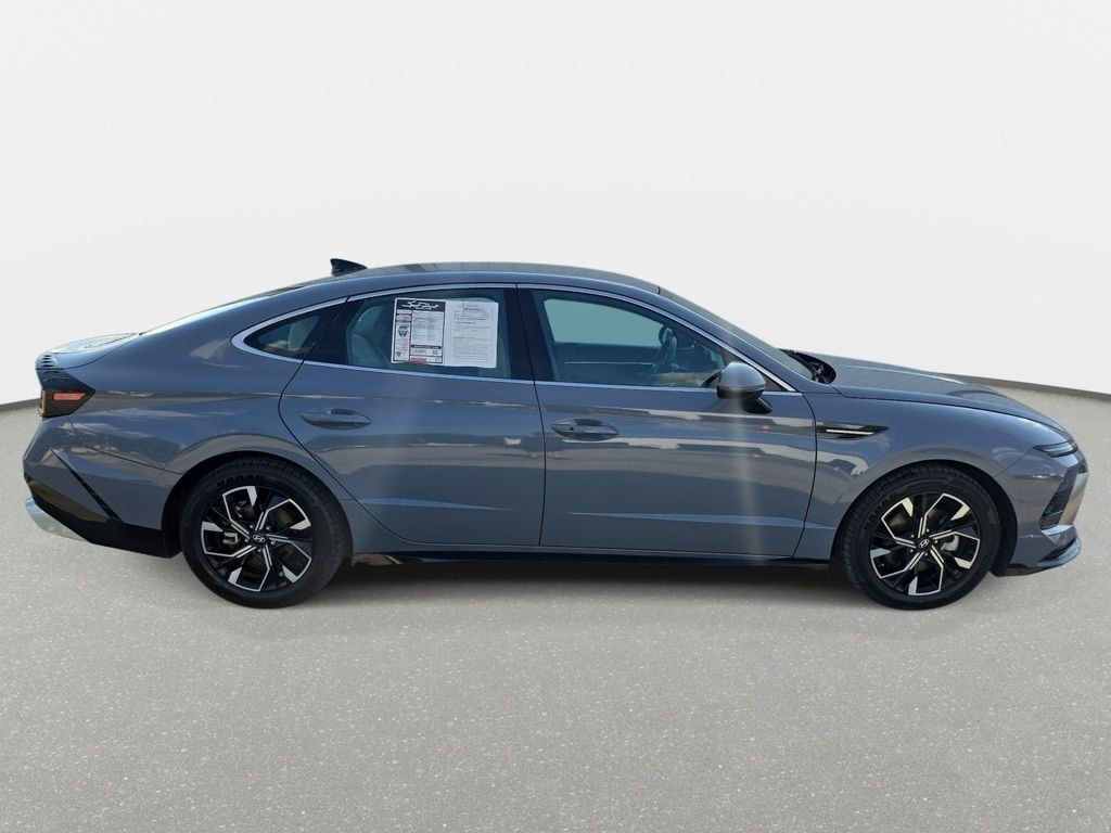 Used 2025 Hyundai Sonata SEL Sedan