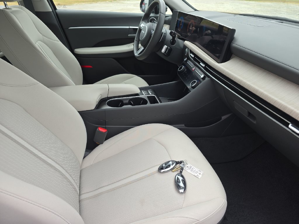 2026 Hyundai Sonata Hybrid SEL - Photo 9