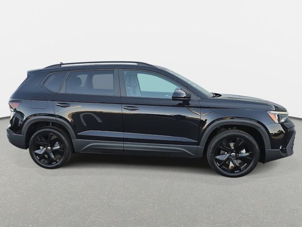 New 2027 Volkswagen Taos 1.5T SE Black SUV