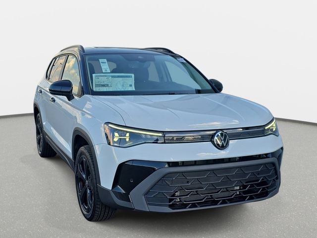 New 2027 Volkswagen Taos 1.5T SE Black SUV
