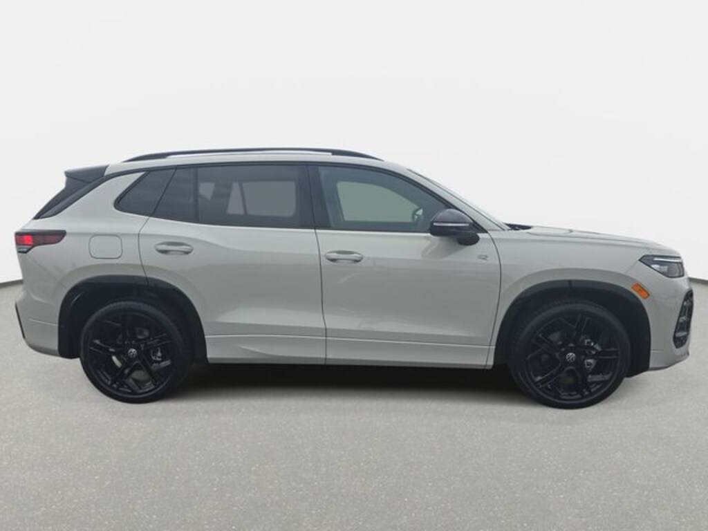 New 2026 Volkswagen Tiguan SE R-Line Black SUV