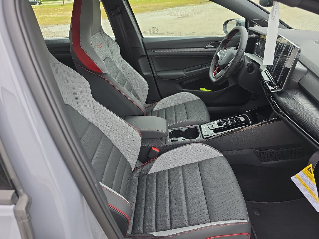 2026 Volkswagen Golf GTI SE - Photo 10