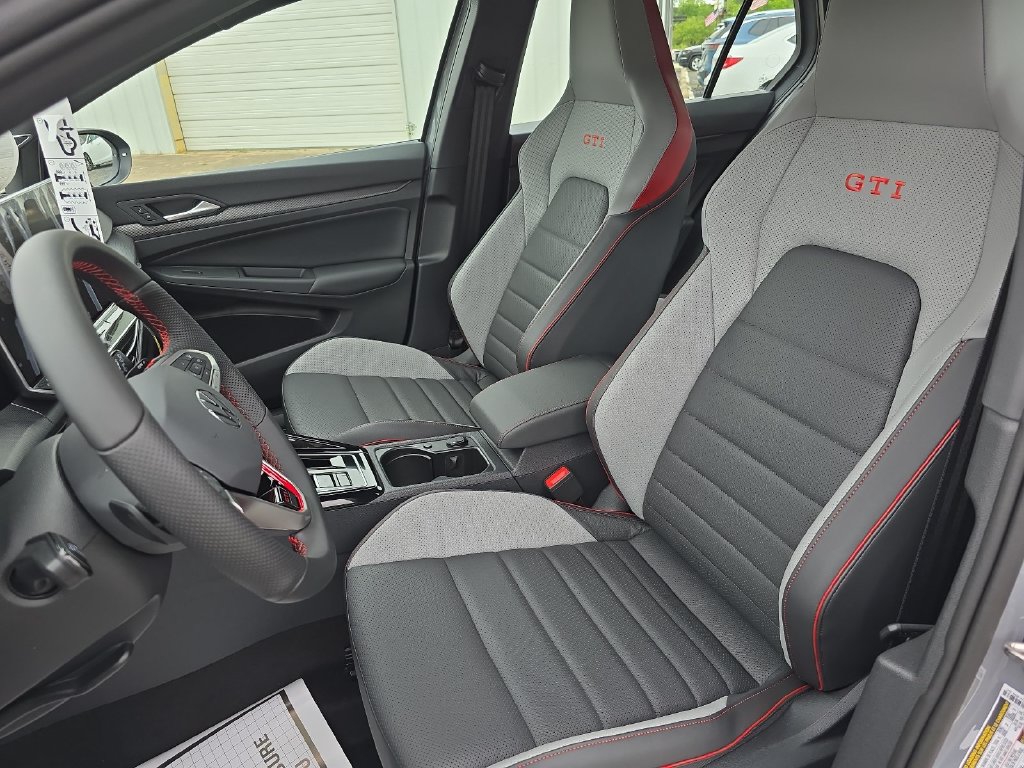 2026 Volkswagen Golf GTI SE - Photo 12