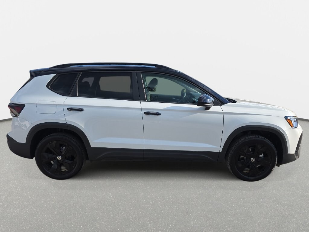 New 2027 Volkswagen Taos 1.5T SE Black SUV