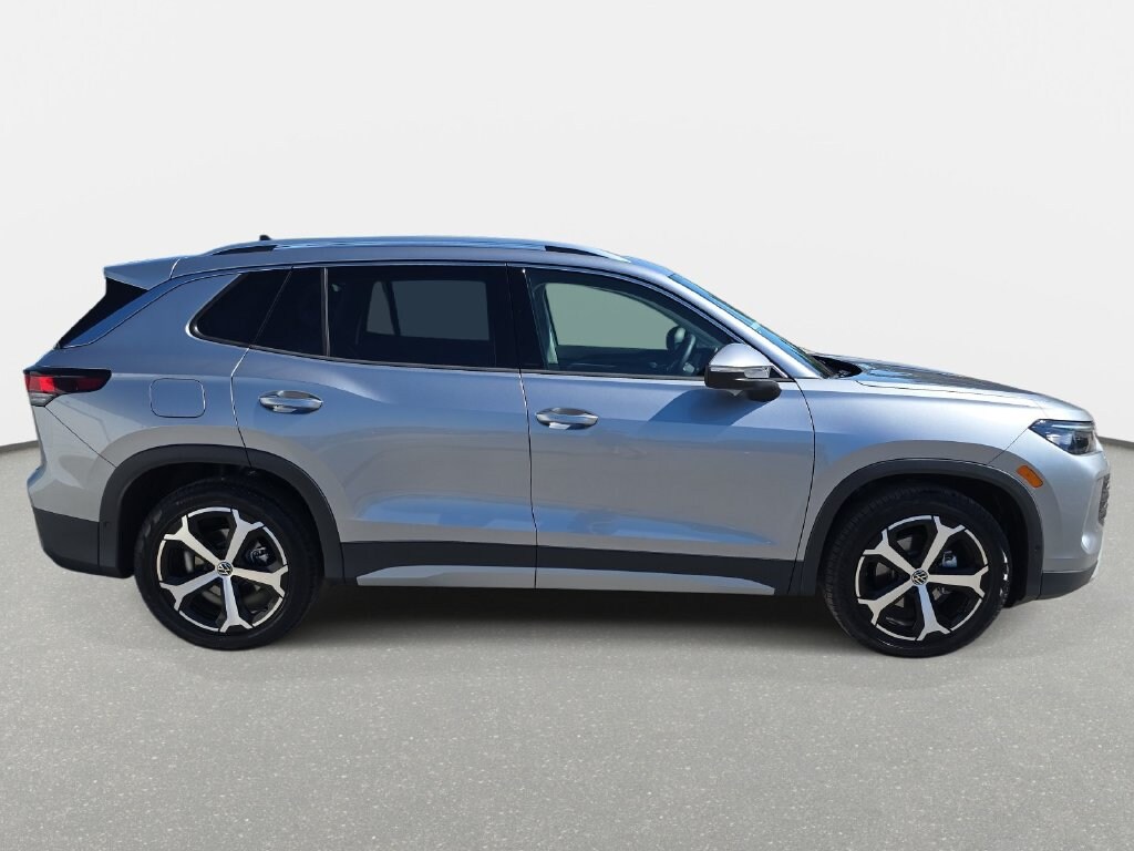 New 2026 Volkswagen Tiguan SE SUV
