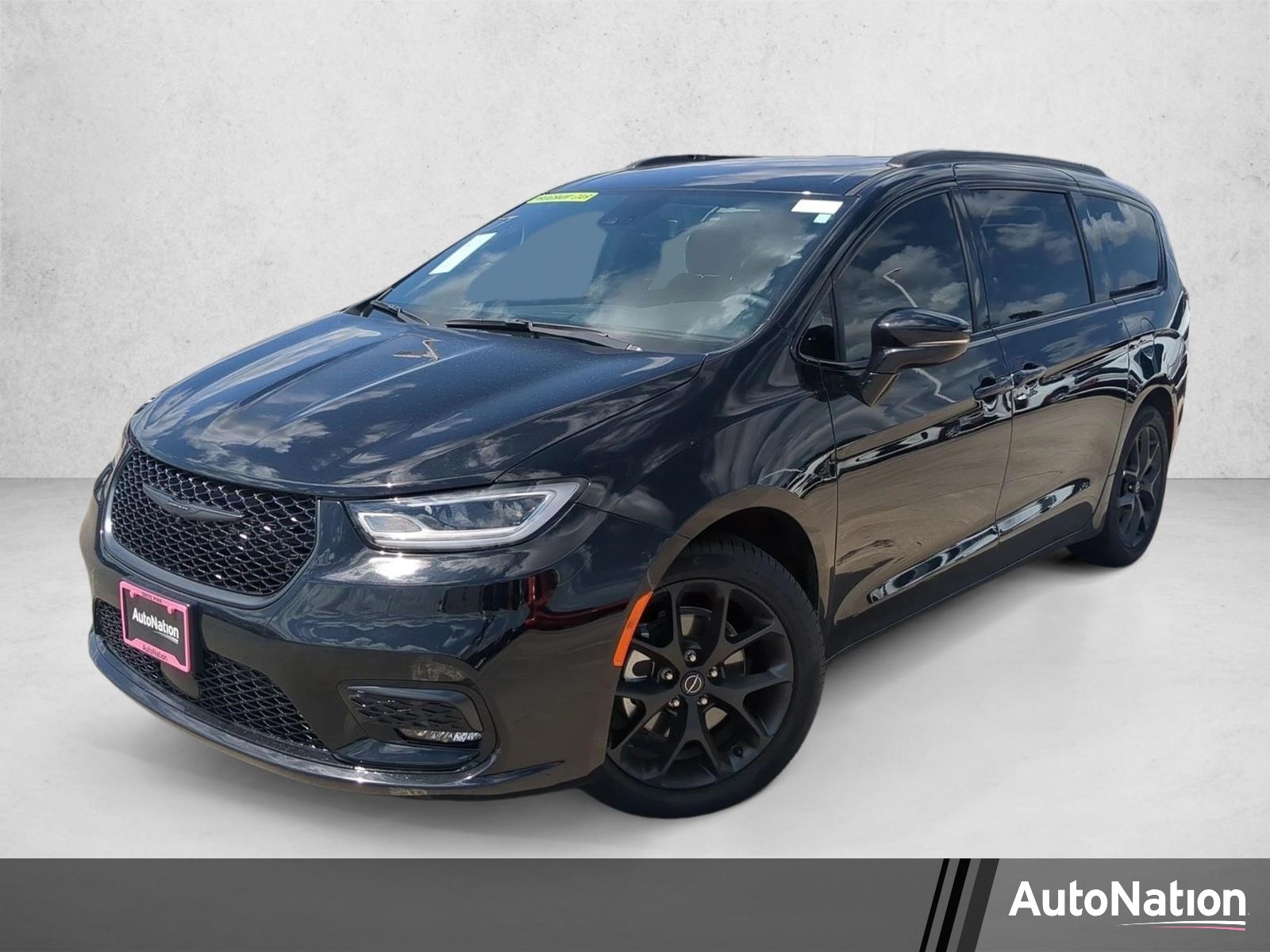 2026 Chrysler Pacifica Select Van Passenger Van