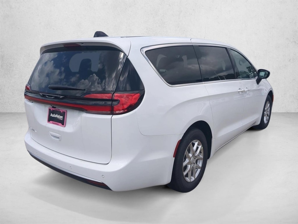 New 2027 Chrysler Pacifica Select Van Passenger Van