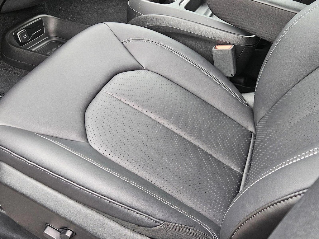 New 2027 Chrysler Pacifica Select Van Passenger Van