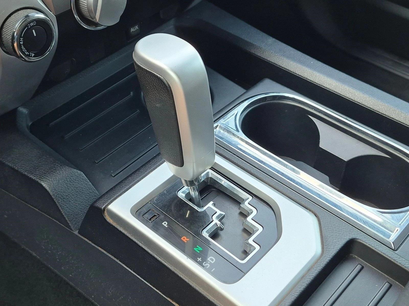 2019 Toyota Tundra SR5 - Photo 12