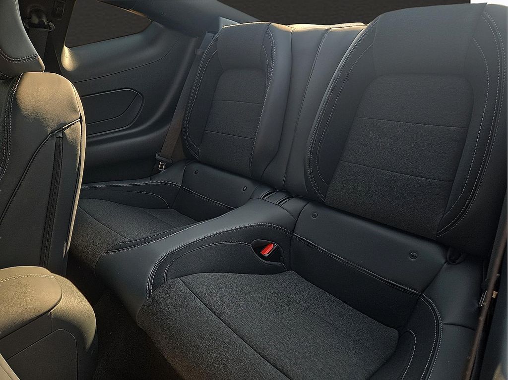 2026 Ford Mustang EcoBoost Fastback - Photo 9