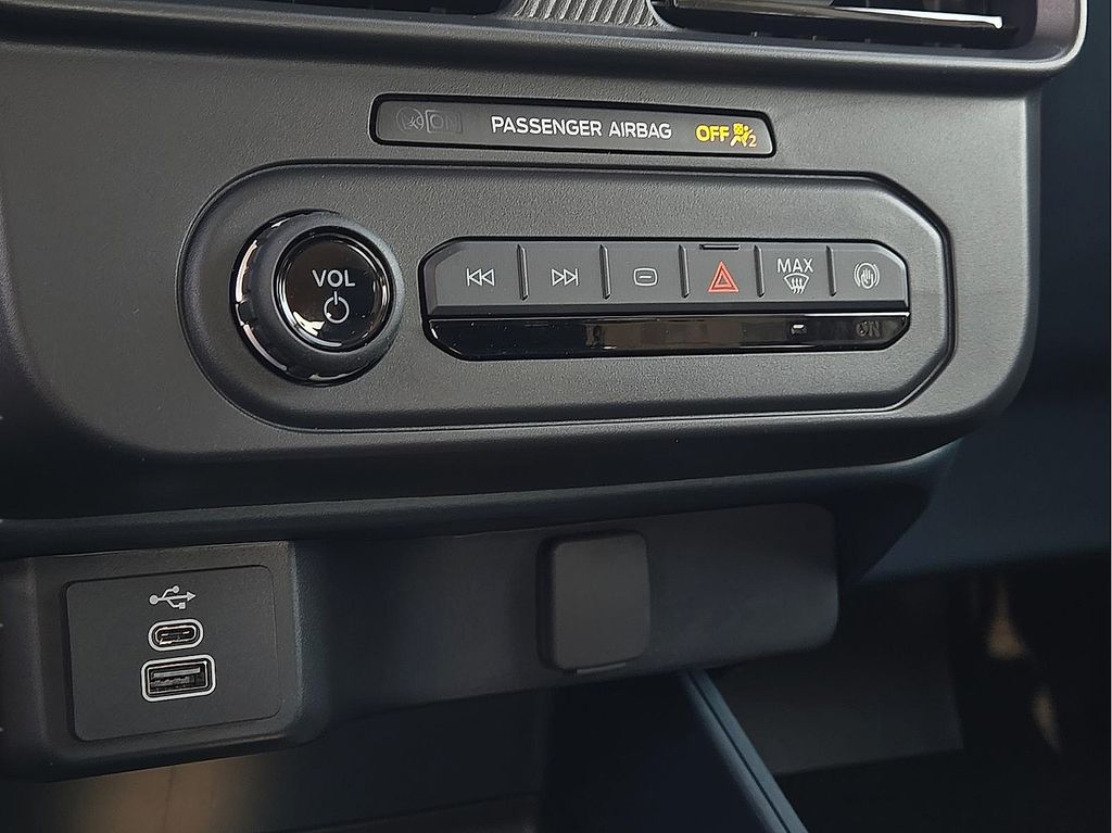 2026 Ford Maverick XL - Photo 15