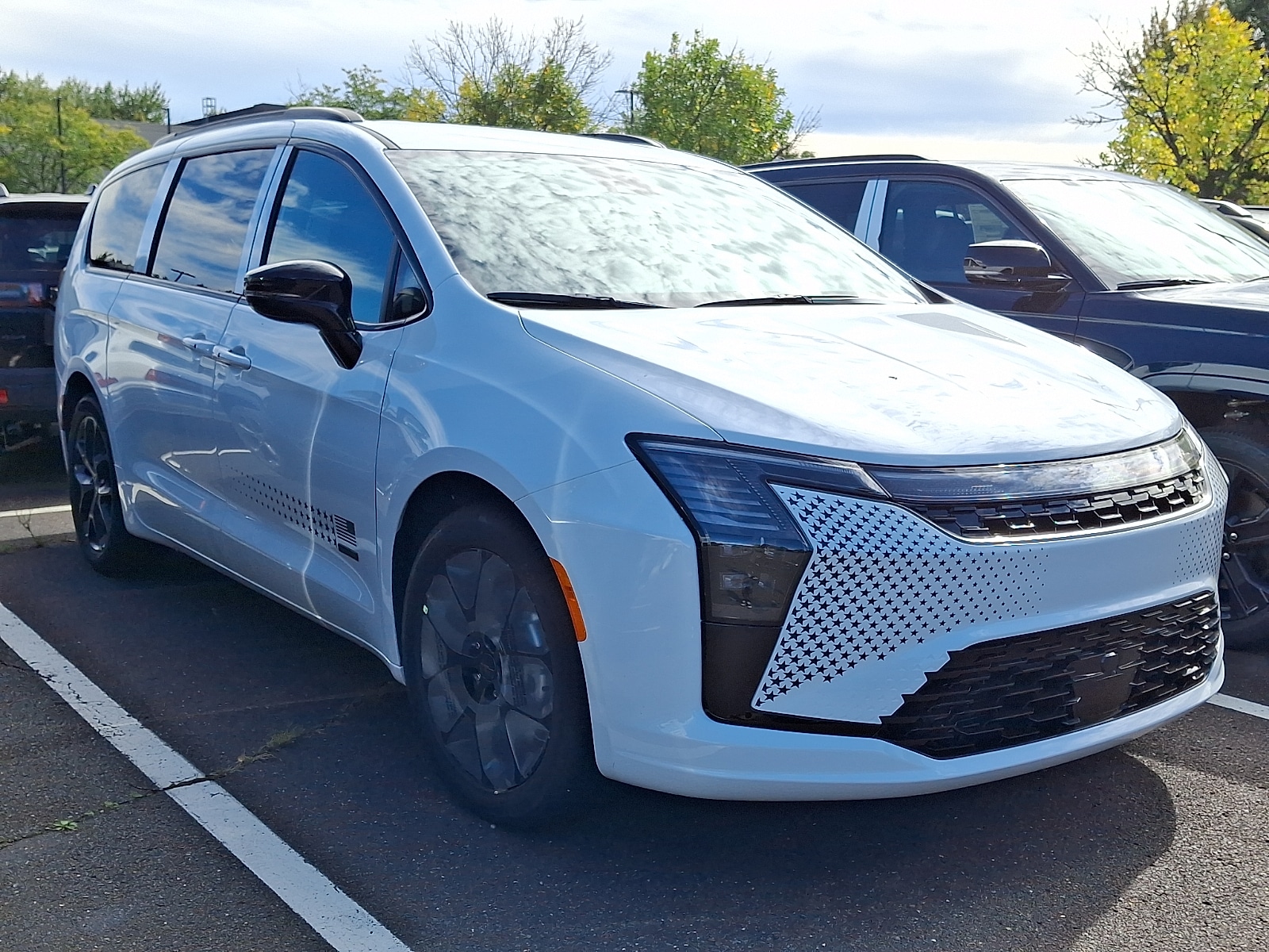 2027 Chrysler Pacifica Select