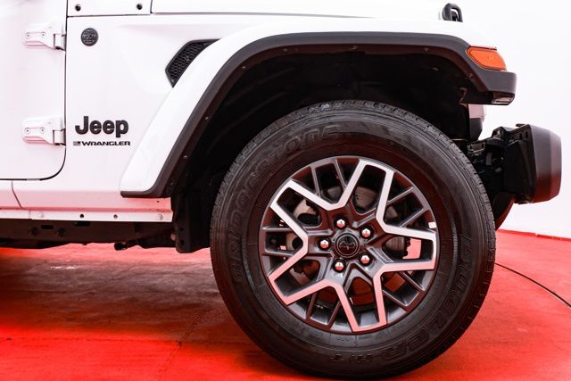2025 Jeep Wrangler 4-Door Sahara - Photo 38