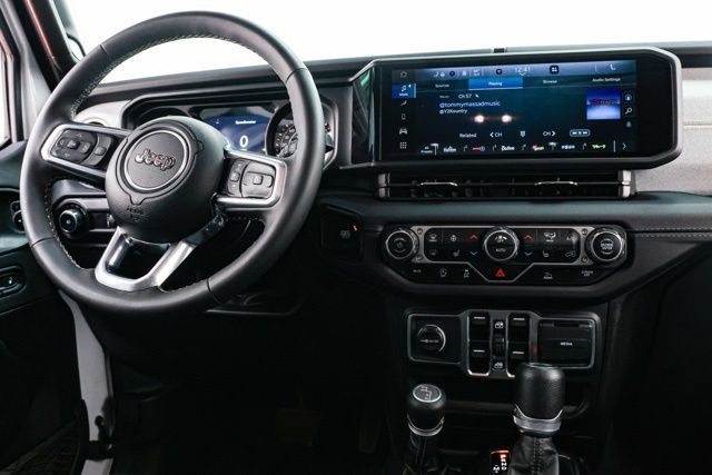 2025 Jeep Wrangler 4-Door Sahara - Photo 45