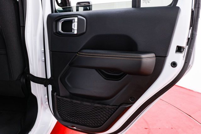 2025 Jeep Wrangler 4-Door Sahara - Photo 17