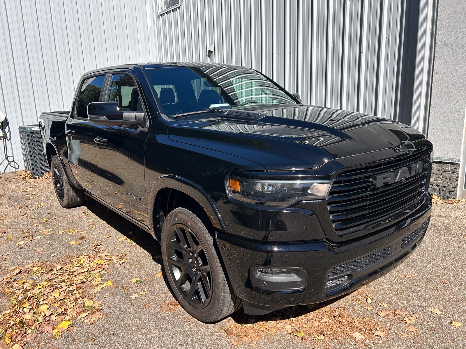 New 2026 Ram 1500 LARAMIE CREW CAB 4X4 5'7 BOX Pickup