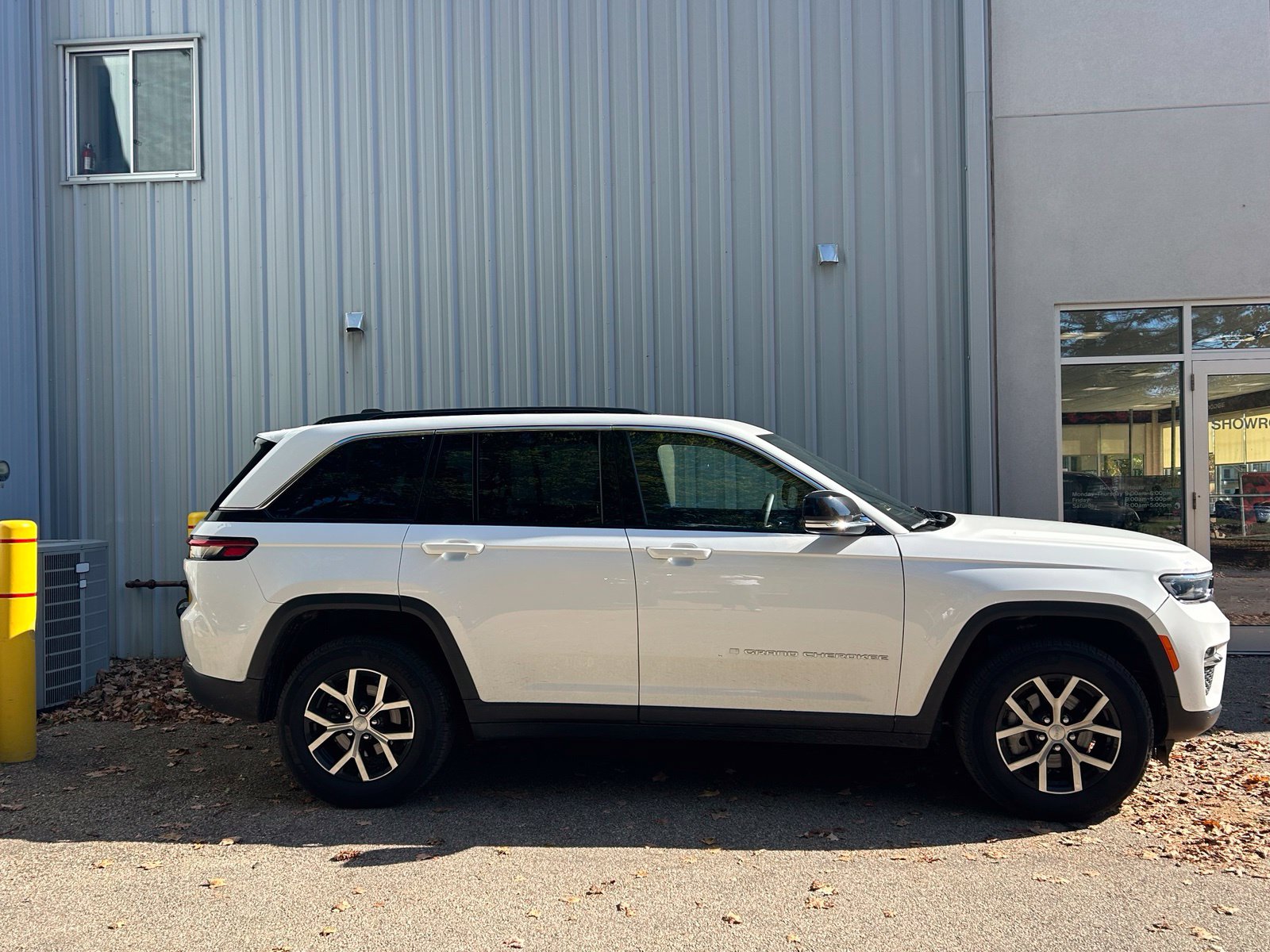 Used 2024 Jeep Grand Cherokee Limited SUV