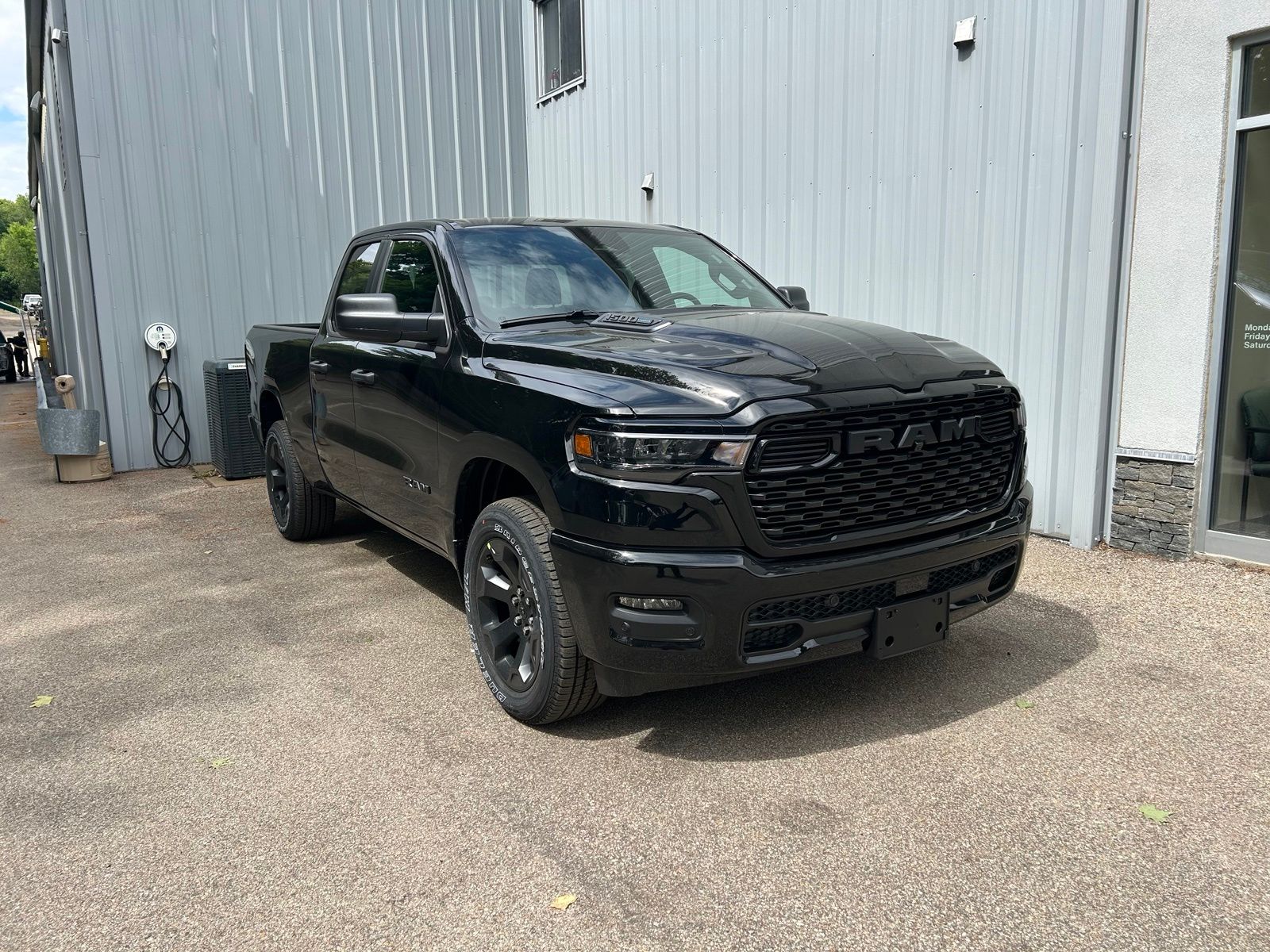 New 2026 Ram 1500 EXPRESS QUAD CAB 4X4 6'4 BOX Pickup