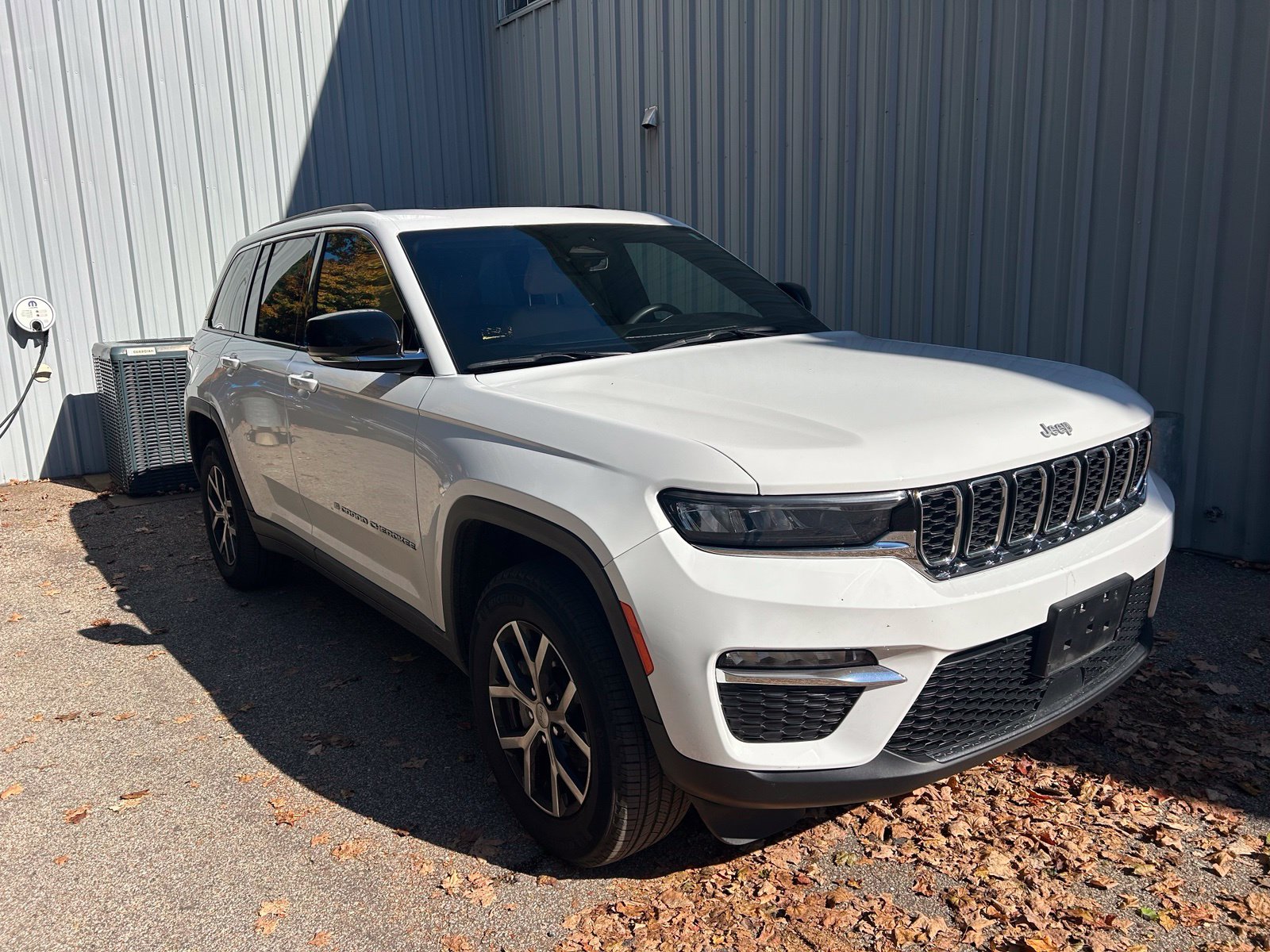Used 2024 Jeep Grand Cherokee Limited SUV