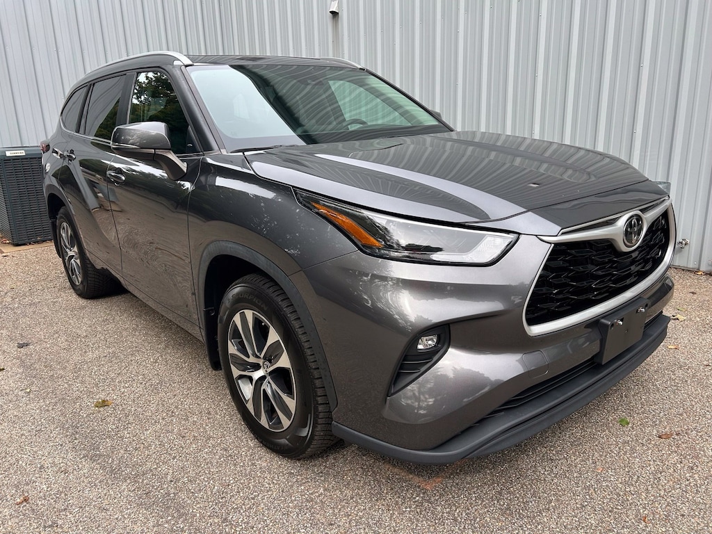 Used 2023 Toyota Highlander XLE SUV