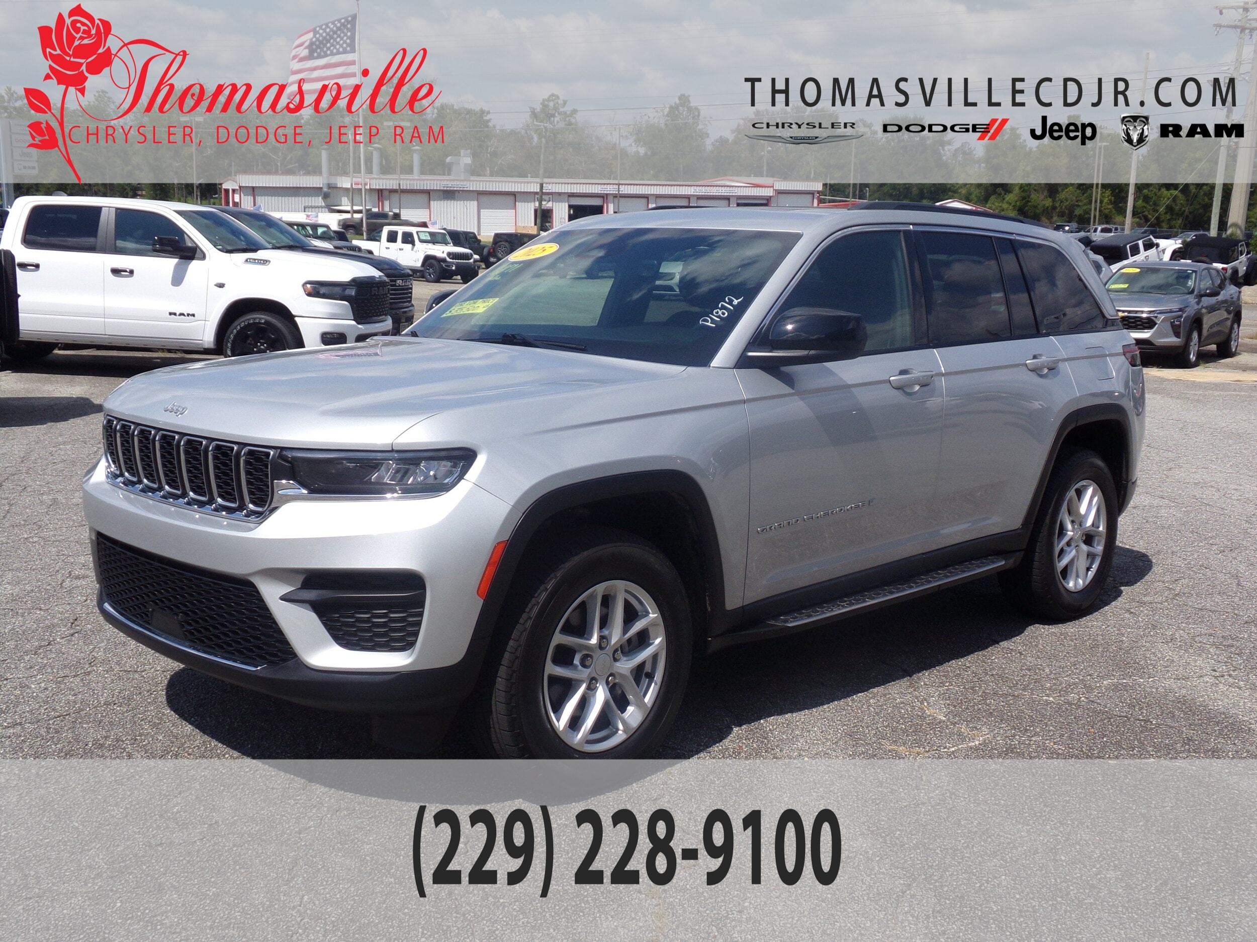 2025 Jeep Grand Cherokee Laredo