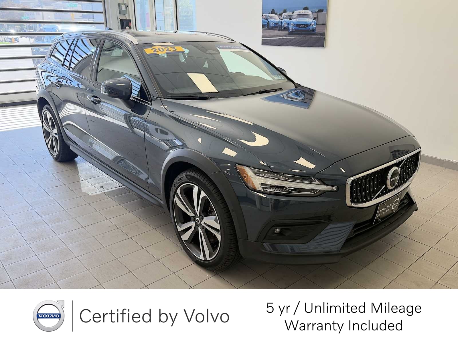 2023 Volvo V60 Cross Country Plus