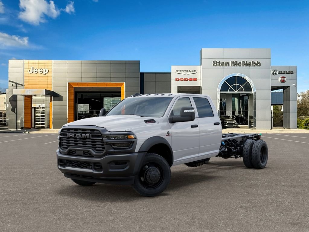 2026 Ram 5500 Chassis Cab TRADESMAN  CREW  4X4 84' CA Pickup