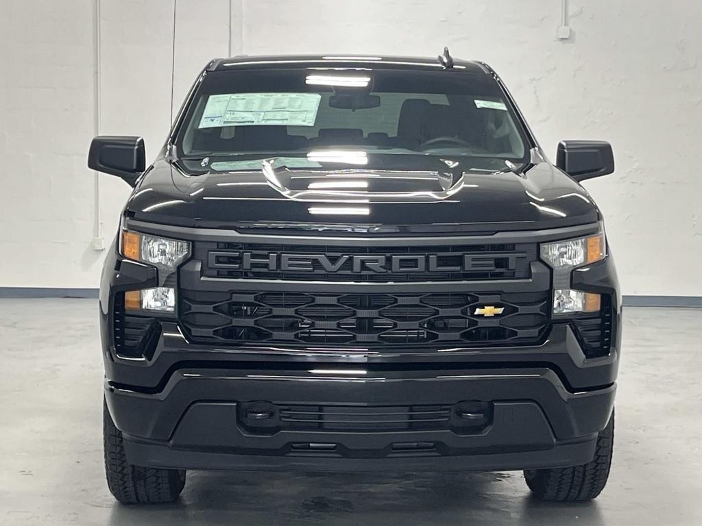 New 2026 Chevrolet Silverado Custom Crew Cab 2.7L 4x4 CTP Unit Crew Cab