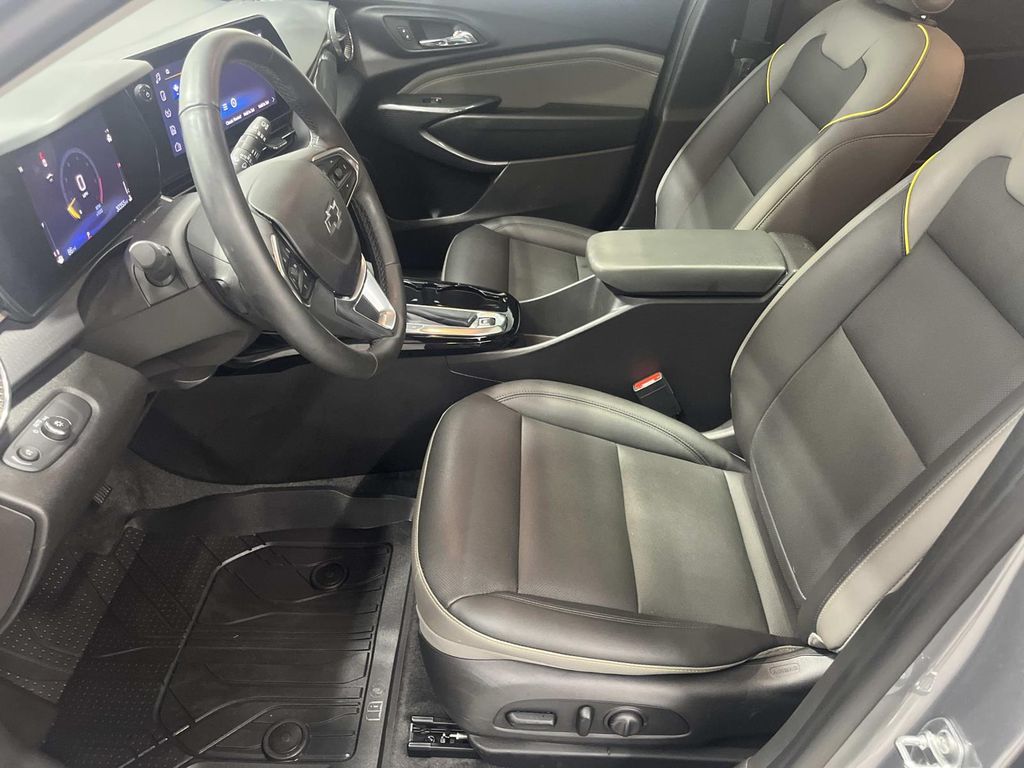 2025 Chevrolet Trax Activ - Photo 11