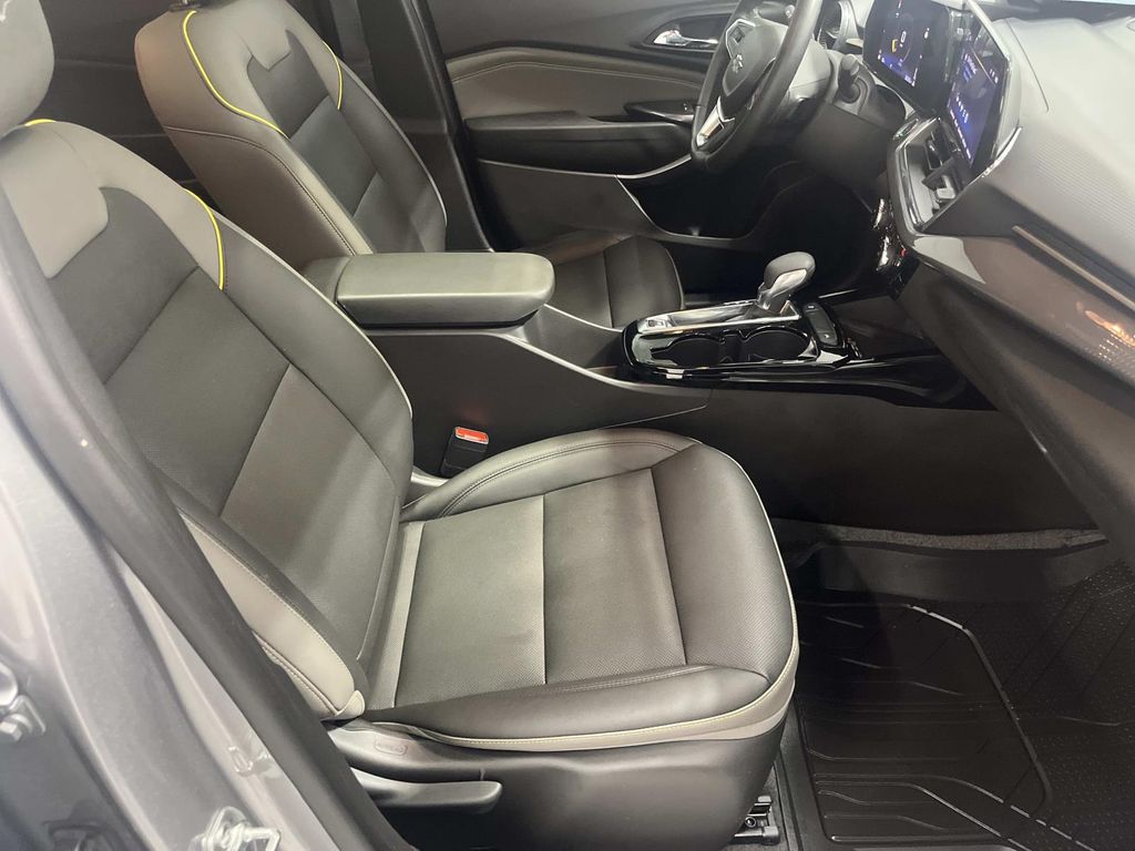 2025 Chevrolet Trax Activ - Photo 30