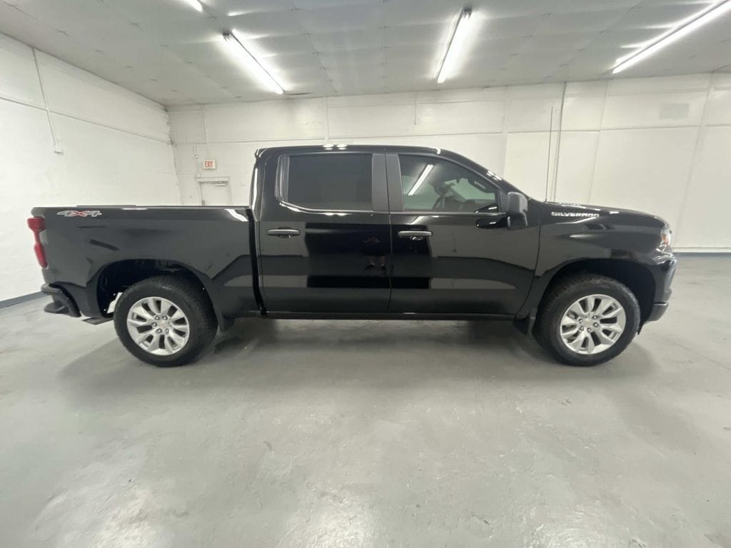 New 2026 Chevrolet Silverado Custom Crew Cab 2.7L 4x4 CTP Unit Crew Cab