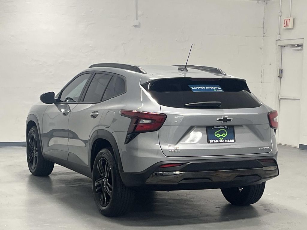 2025 Chevrolet Trax Activ - Photo 5