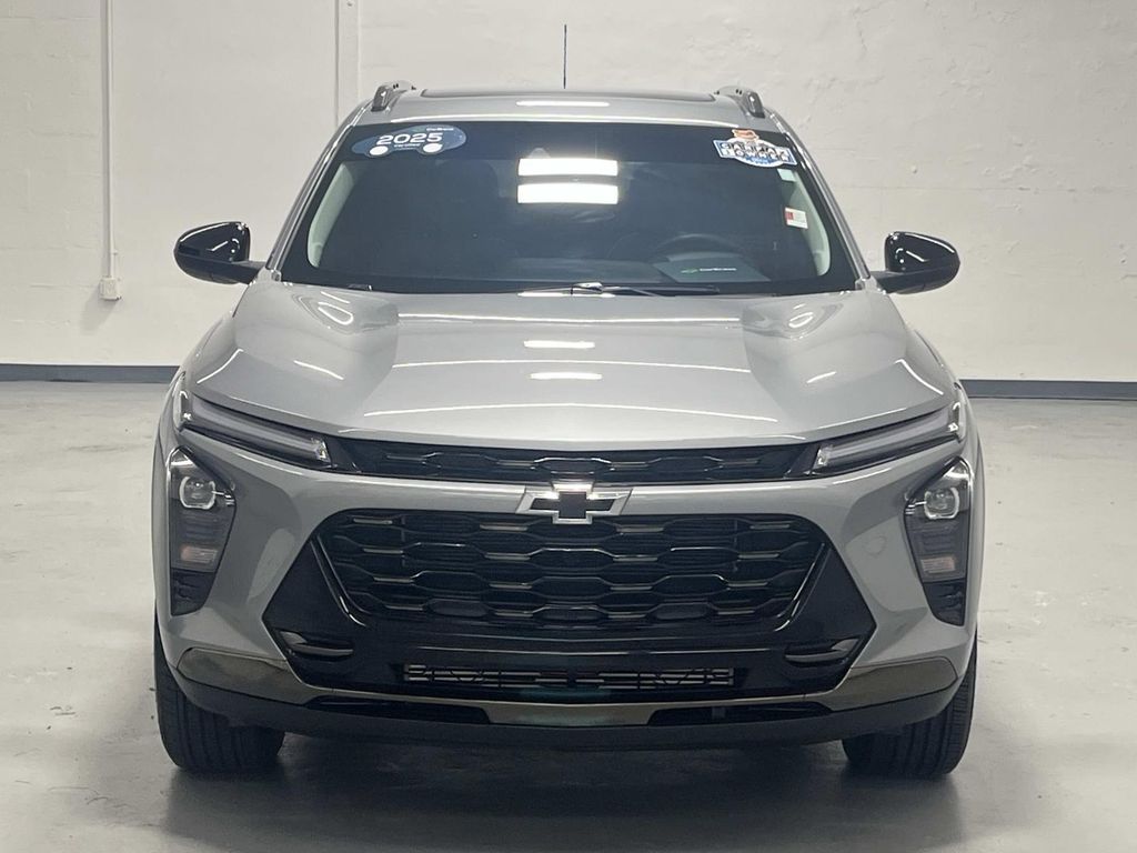 2025 Chevrolet Trax Activ - Photo 2
