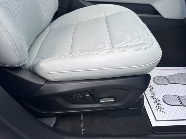 2026 Ford Explorer Platinum - Photo 18