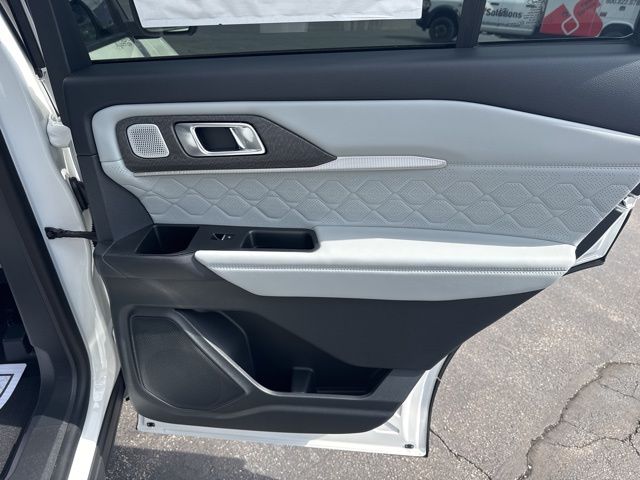 2026 Ford Explorer Platinum - Photo 17