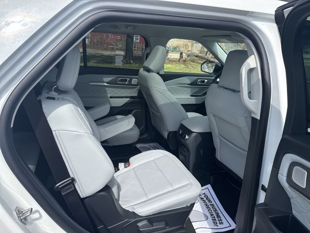 2026 Ford Explorer Platinum - Photo 15