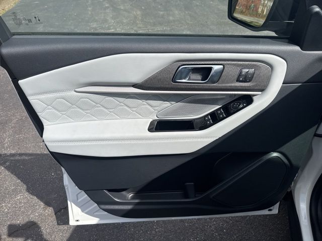 2026 Ford Explorer Platinum - Photo 9