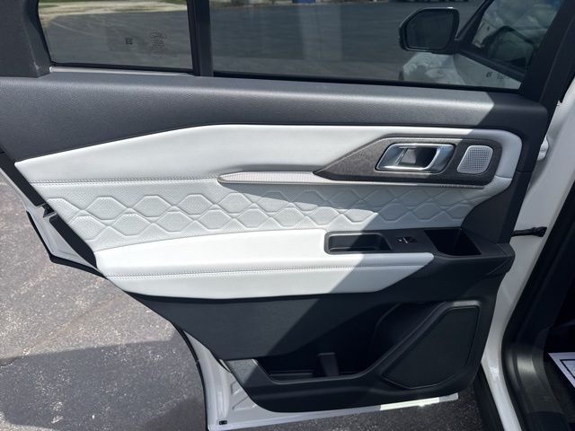 2026 Ford Explorer Platinum - Photo 11