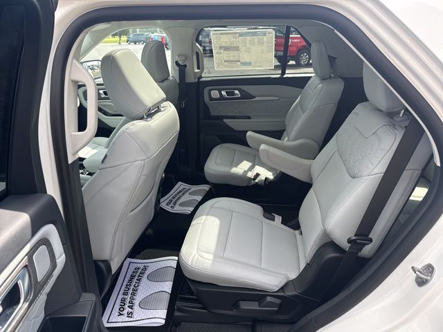 2026 Ford Explorer Platinum - Photo 10