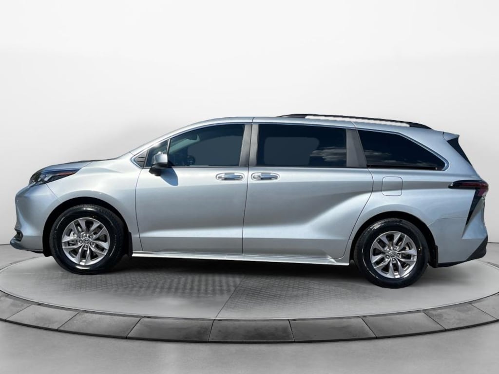 Certified 2025 Toyota Sienna XLE Minivan