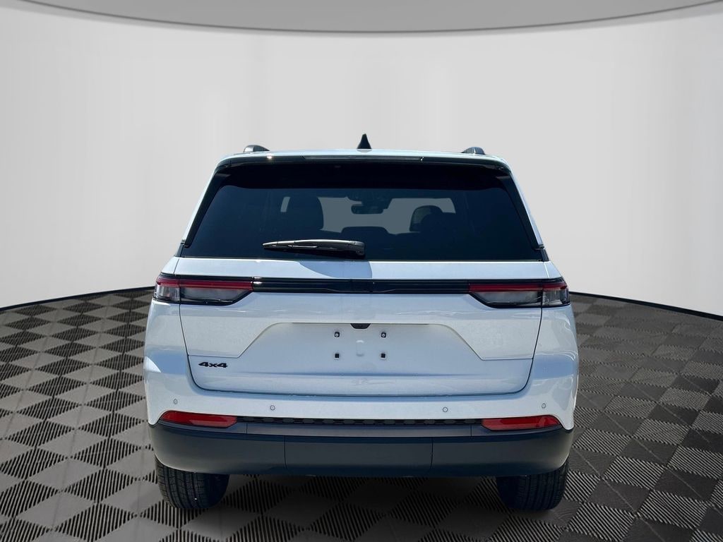 New 2026 Jeep Grand Cherokee Altitude 4x4 Sport Utility