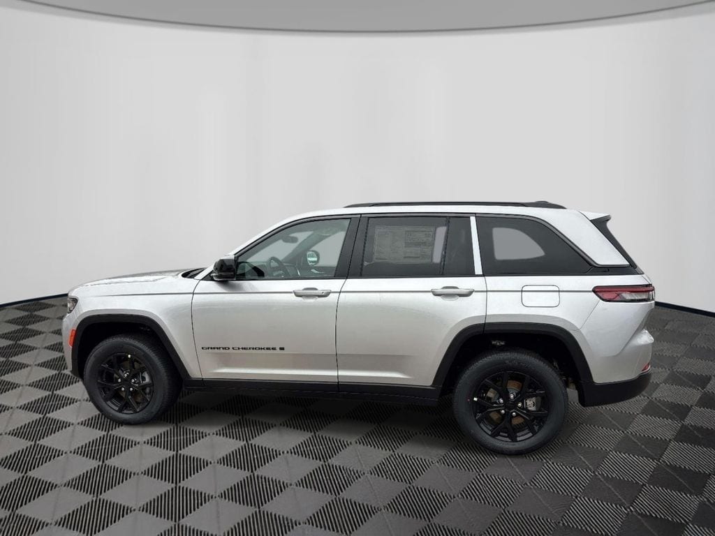 New 2026 Jeep Grand Cherokee Altitude 4x4 Sport Utility