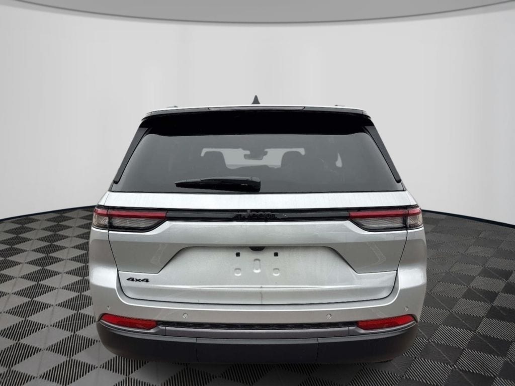 New 2026 Jeep Grand Cherokee Altitude 4x4 Sport Utility