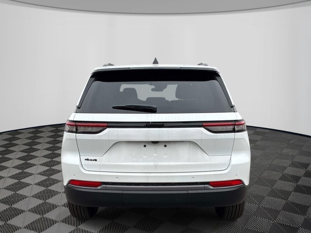 New 2026 Jeep Grand Cherokee Altitude 4x4 Sport Utility