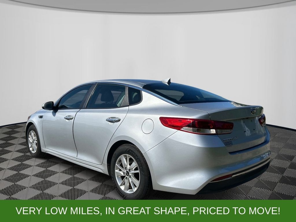 Used 2017 Kia Optima LX Sedan