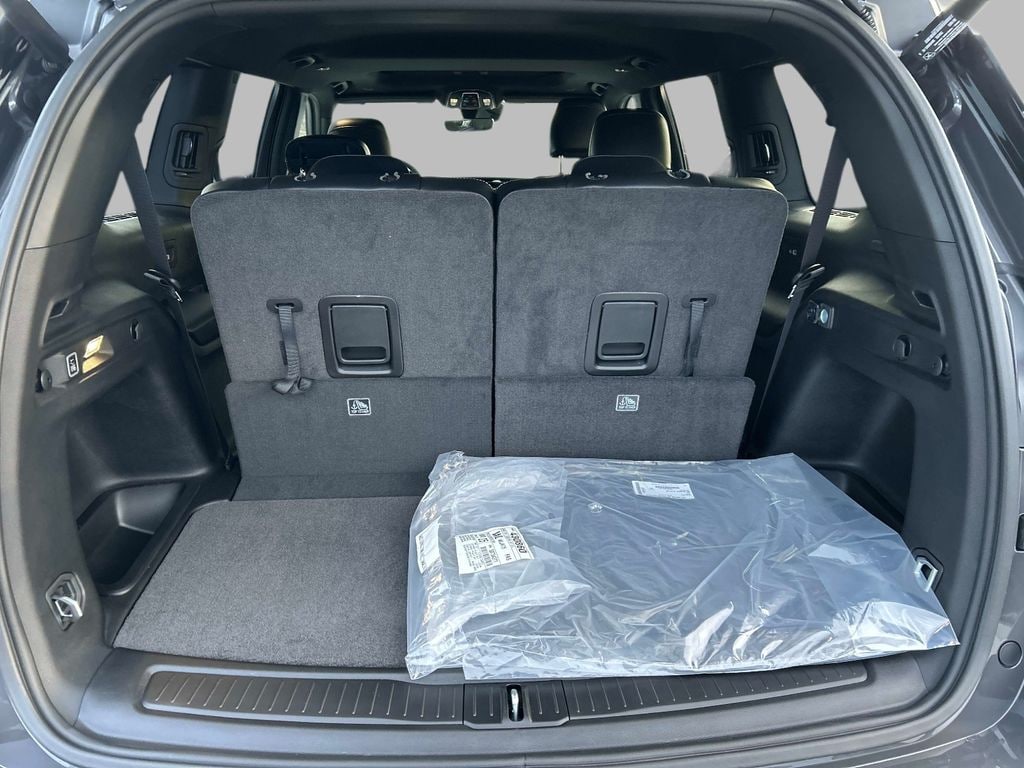 New 2025 Jeep Grand Cherokee L ALTITUDE X 4X4 Sport Utility