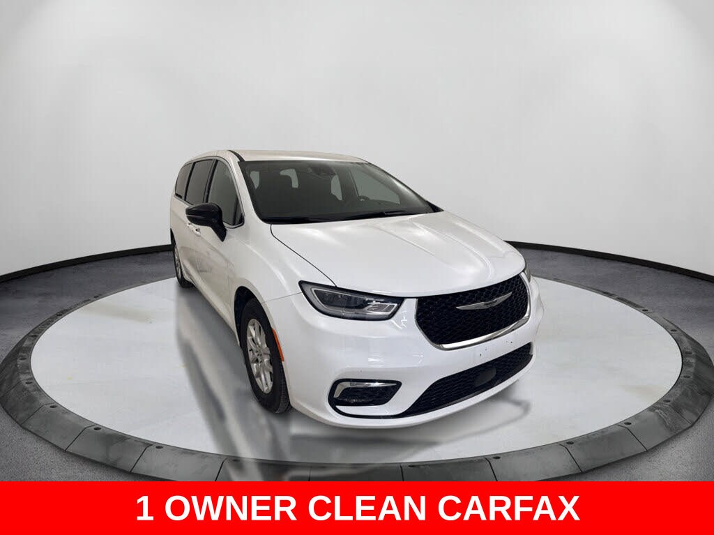 Used 2025 Chrysler Pacifica Select Van Passenger Van