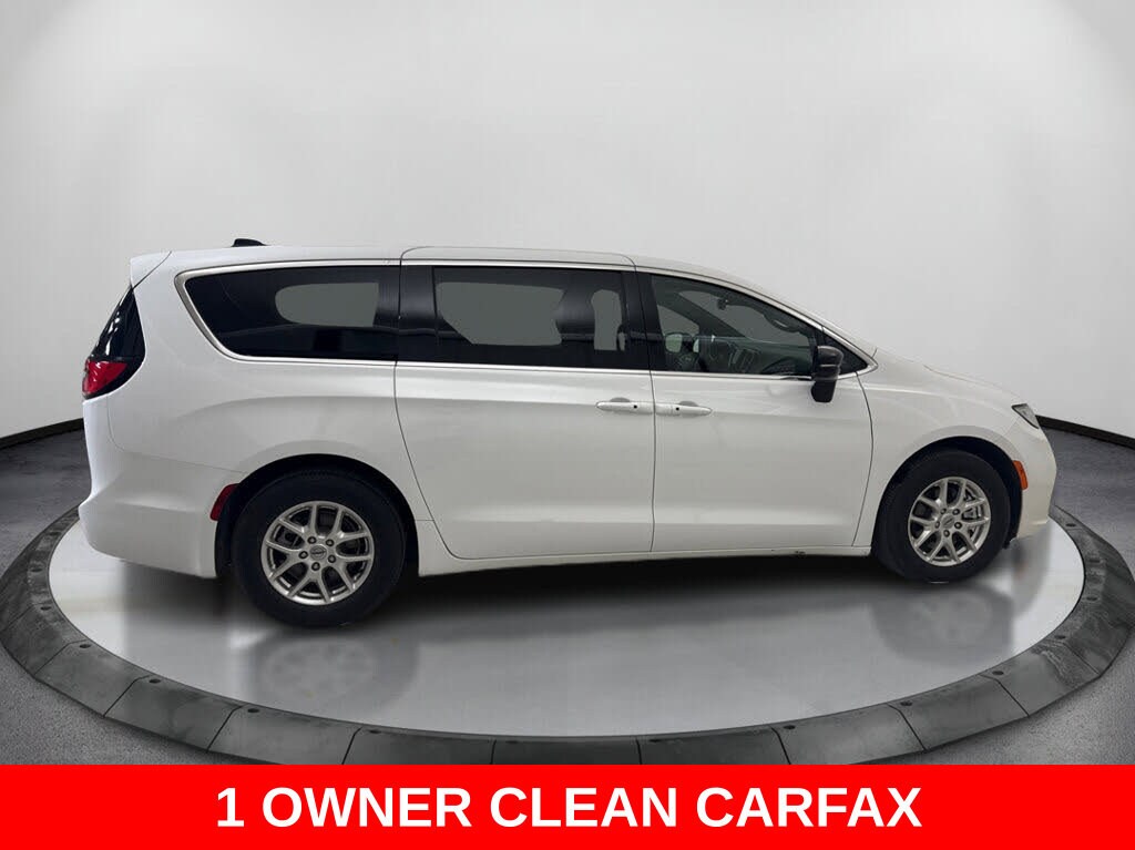 Used 2025 Chrysler Pacifica Select Van Passenger Van