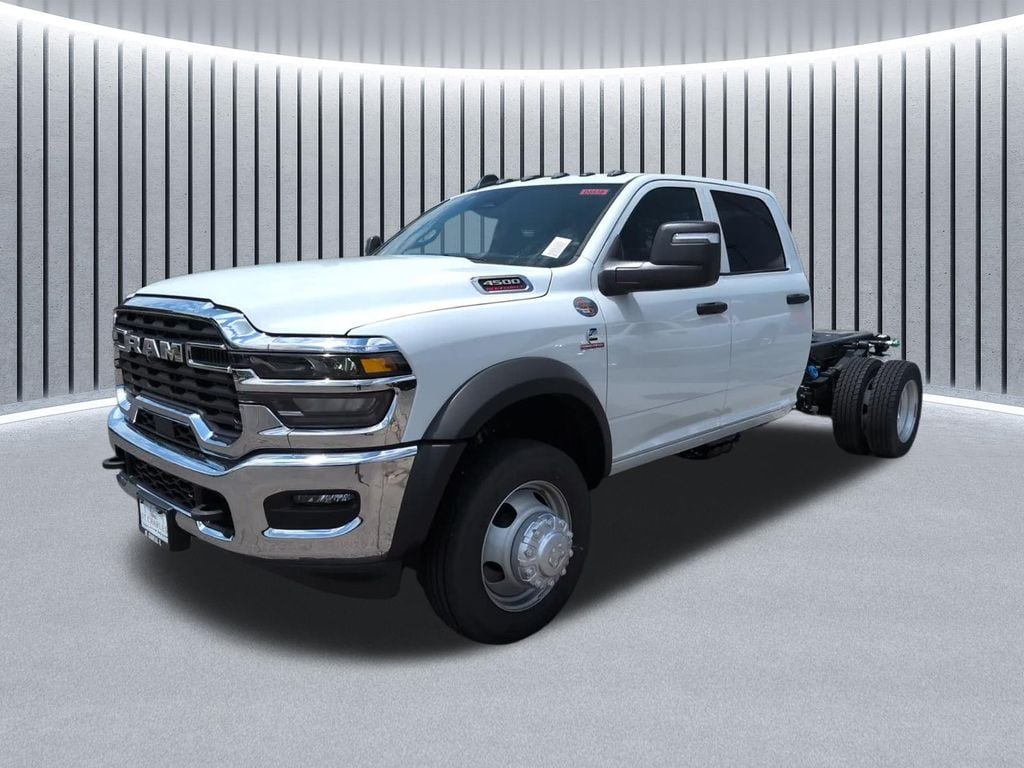 New 2026 Ram 4500 Chassis Cab TRADESMAN CREW 4X4 60' CA Pickup