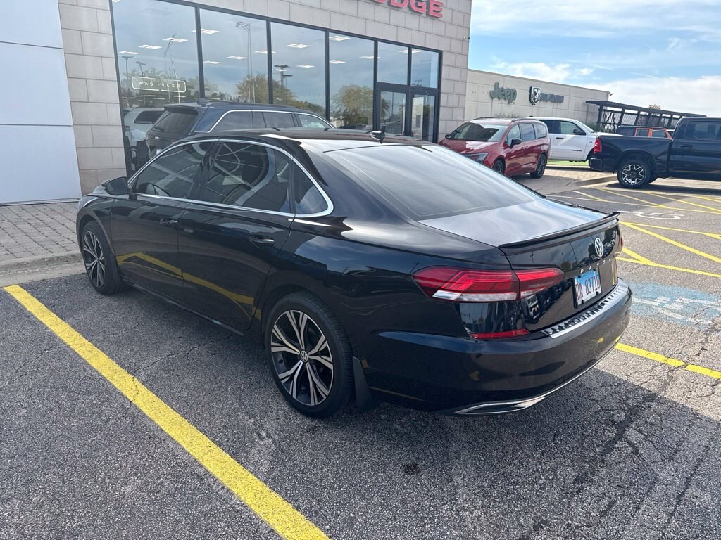 Used 2022 Volkswagen Passat 2.0T SE Sedan